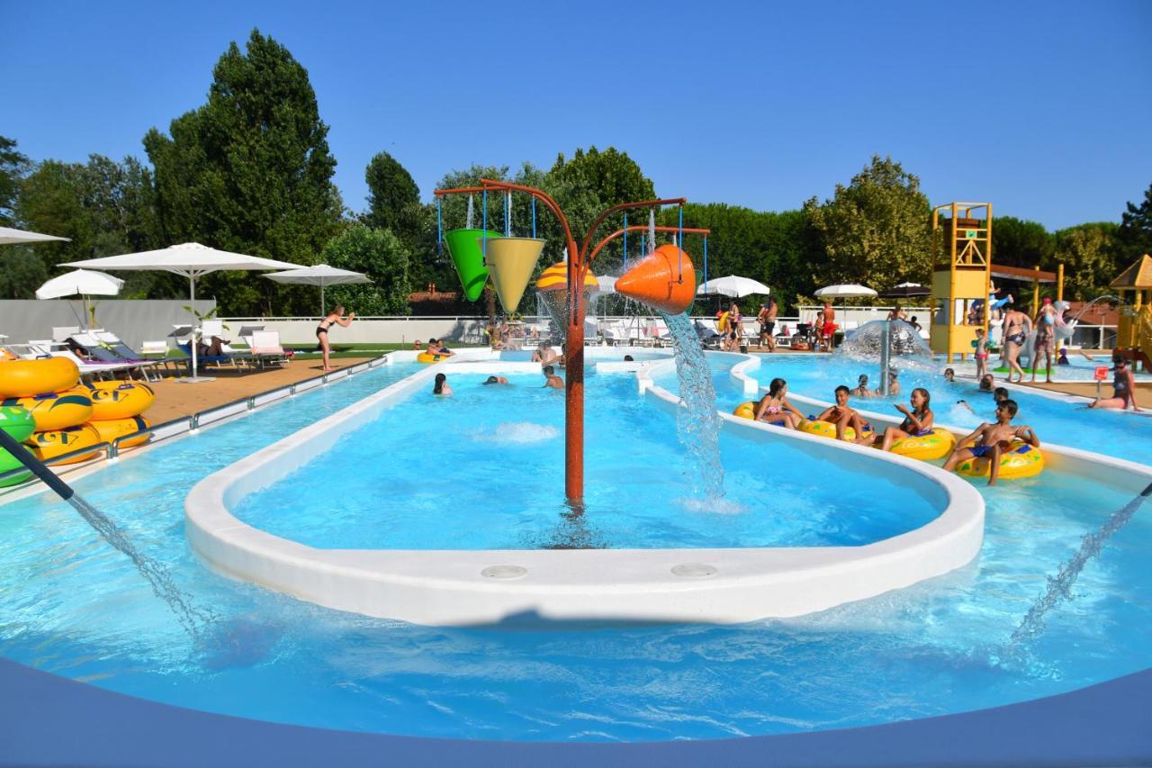 I Tre Moschettieri Camping Village 리도 디 폼포사 외부 사진