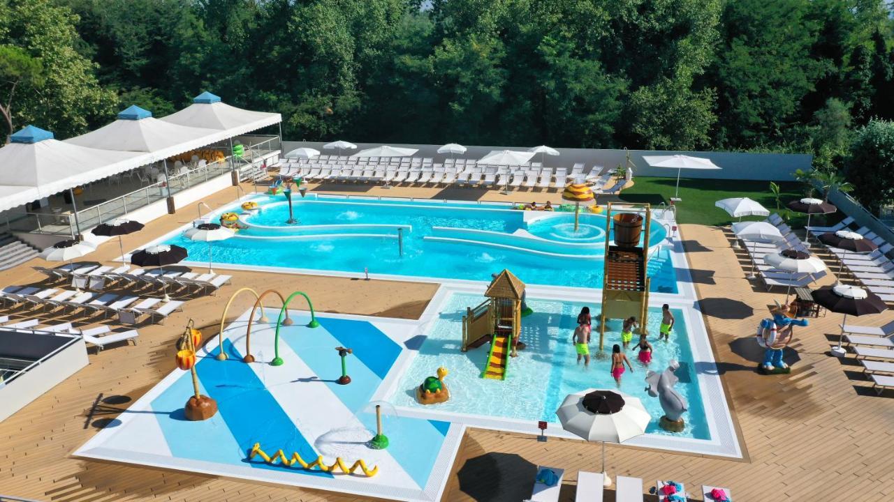 I Tre Moschettieri Camping Village 리도 디 폼포사 외부 사진