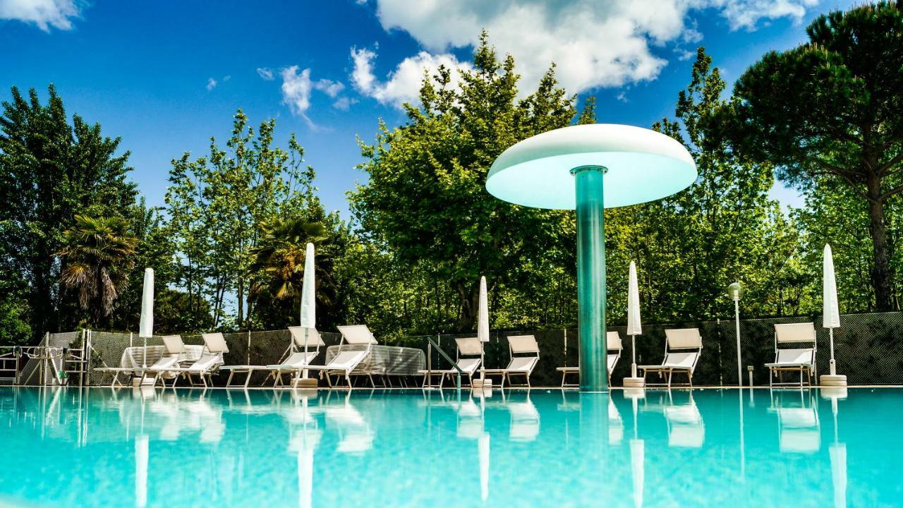 I Tre Moschettieri Camping Village 리도 디 폼포사 외부 사진