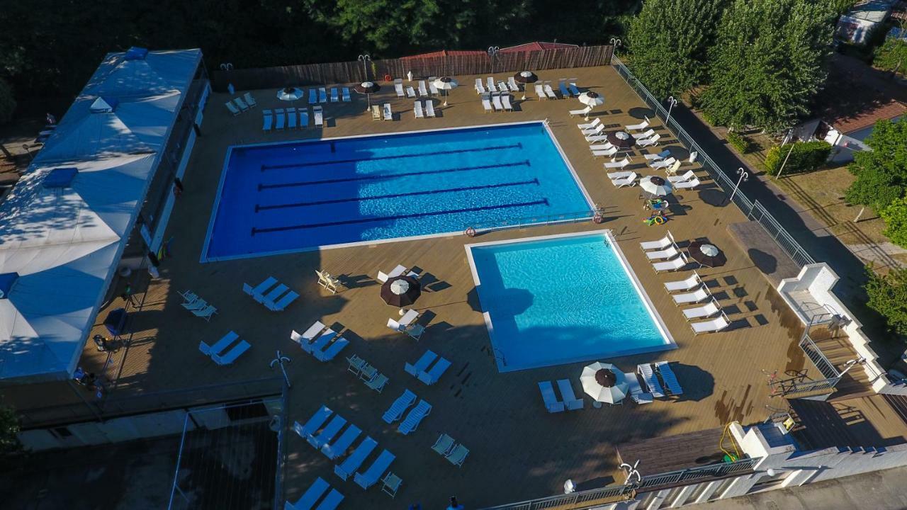 I Tre Moschettieri Camping Village 리도 디 폼포사 외부 사진