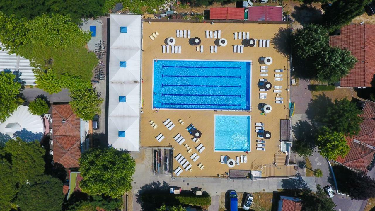 I Tre Moschettieri Camping Village 리도 디 폼포사 외부 사진