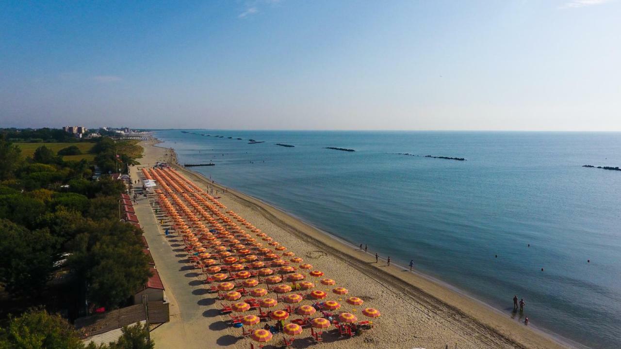 I Tre Moschettieri Camping Village 리도 디 폼포사 외부 사진