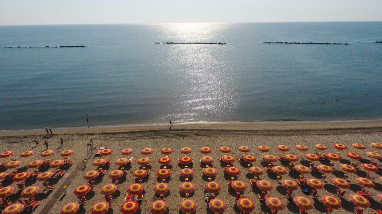 I Tre Moschettieri Camping Village 리도 디 폼포사 외부 사진