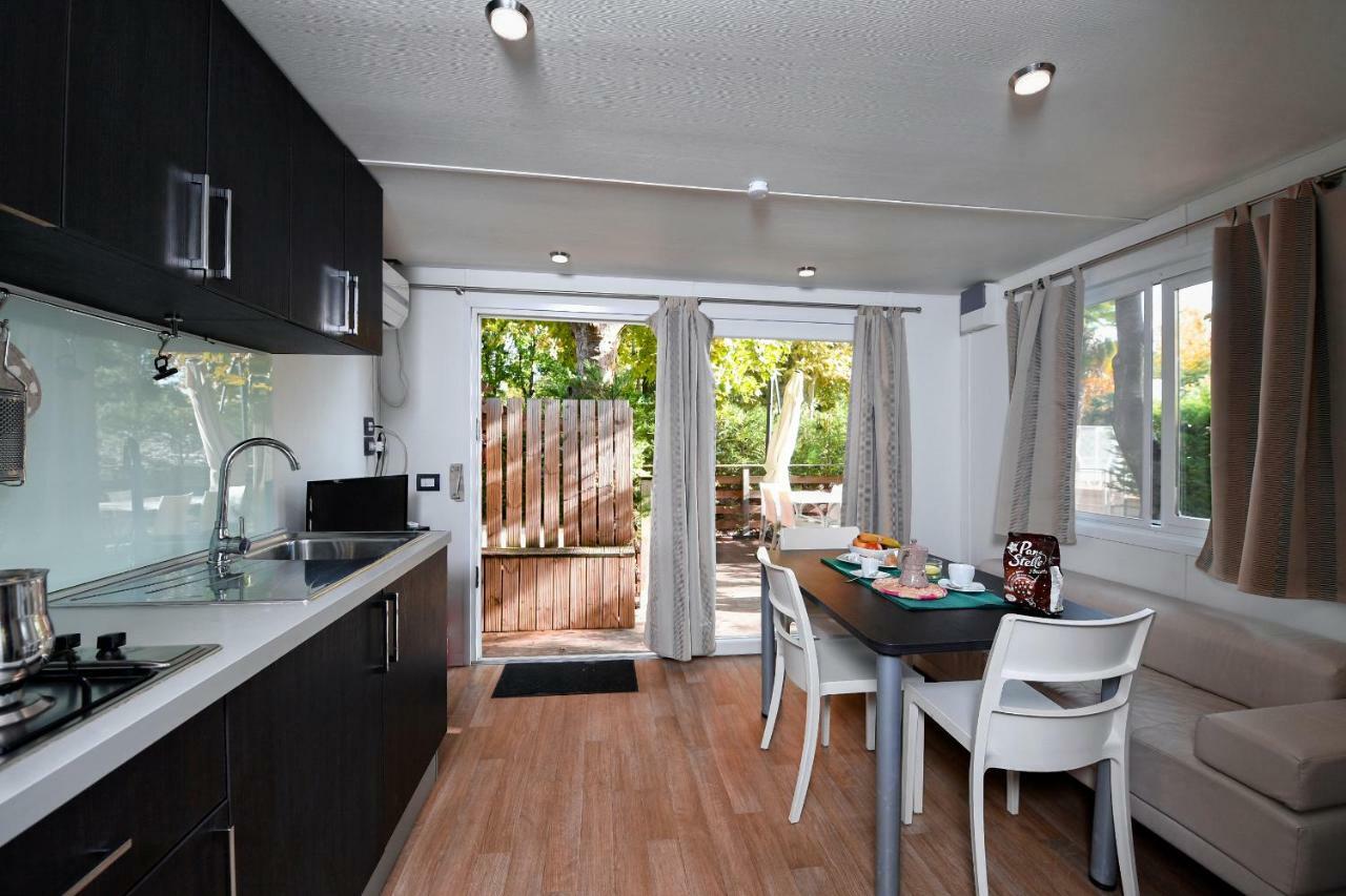 I Tre Moschettieri Camping Village 리도 디 폼포사 외부 사진